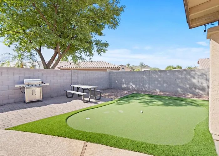 Holiday home Pool Oasis 4br Golf, Ping-pong, Cornhole Retreat *
