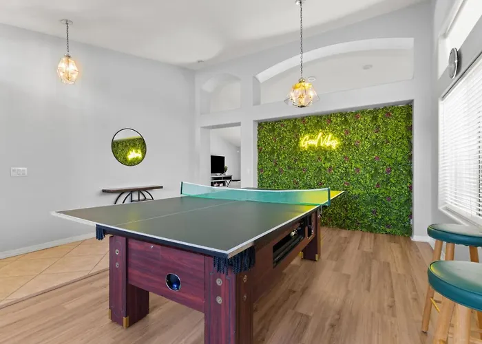 Holiday home Pool Oasis 4br Golf, Ping-pong, Cornhole Retreat Glendale